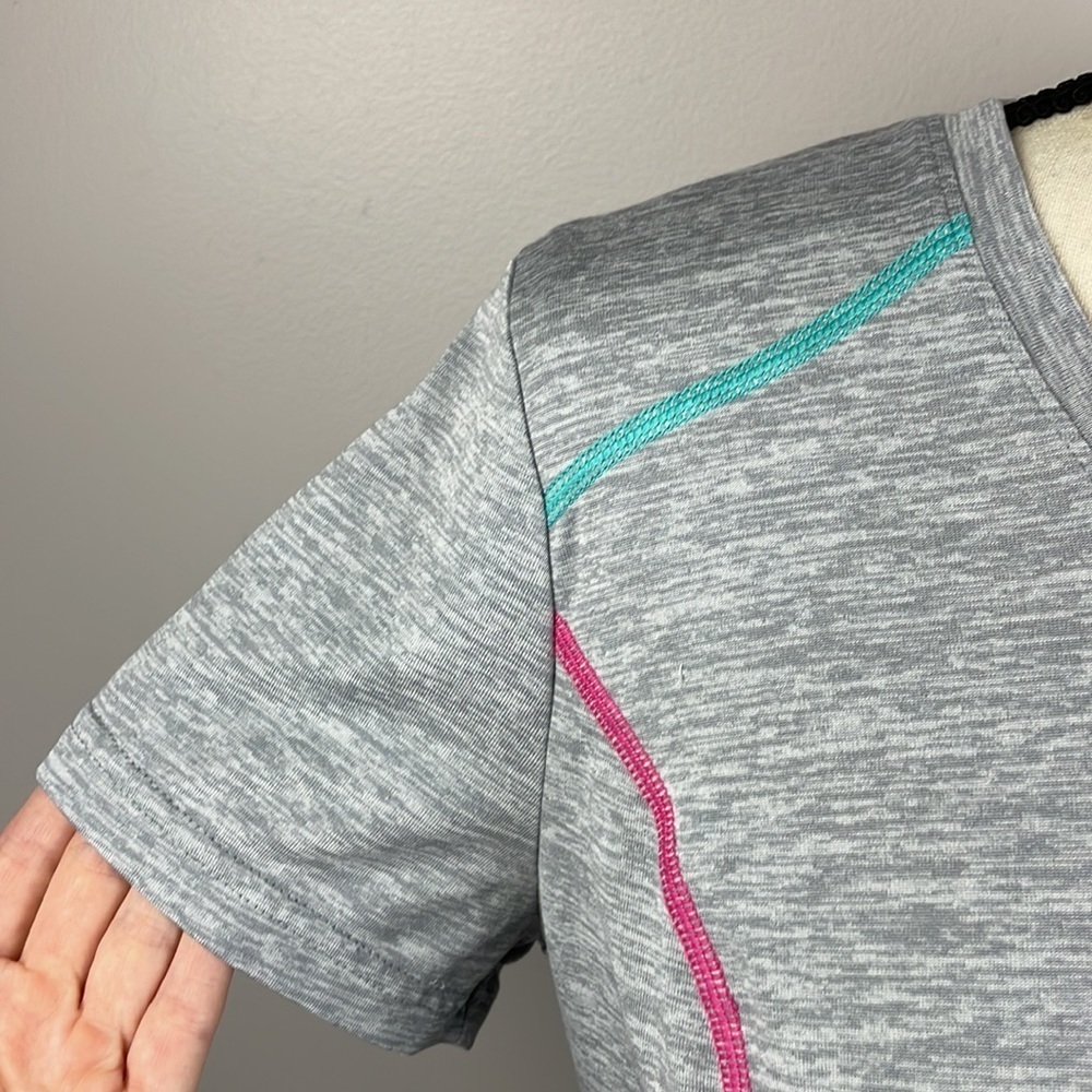 FILA Sport Shirt SZ L Short Sleeve Stretchy Comfortable Active Wear Colorful - Picture 7 of 11